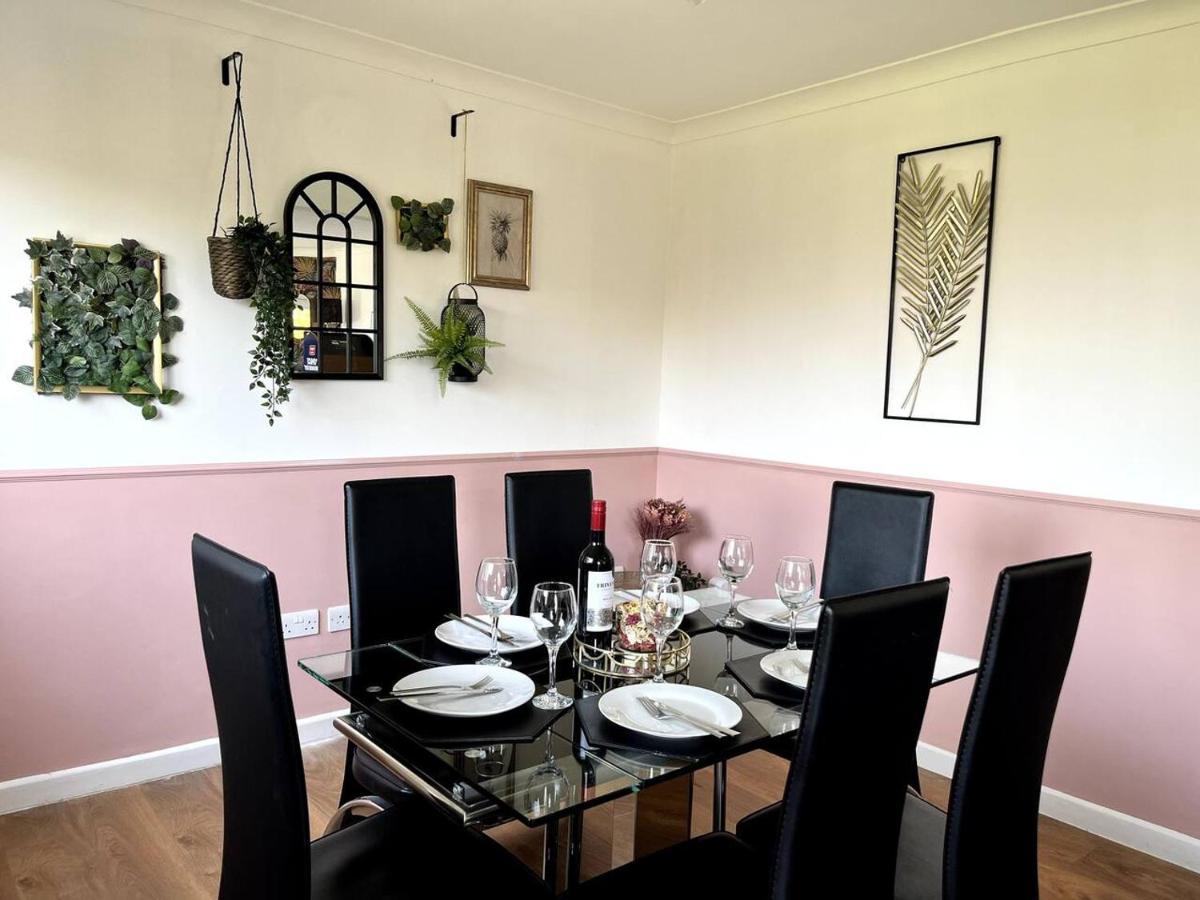 Pet Friendly, View, Parking, Golf Nearby Apartment